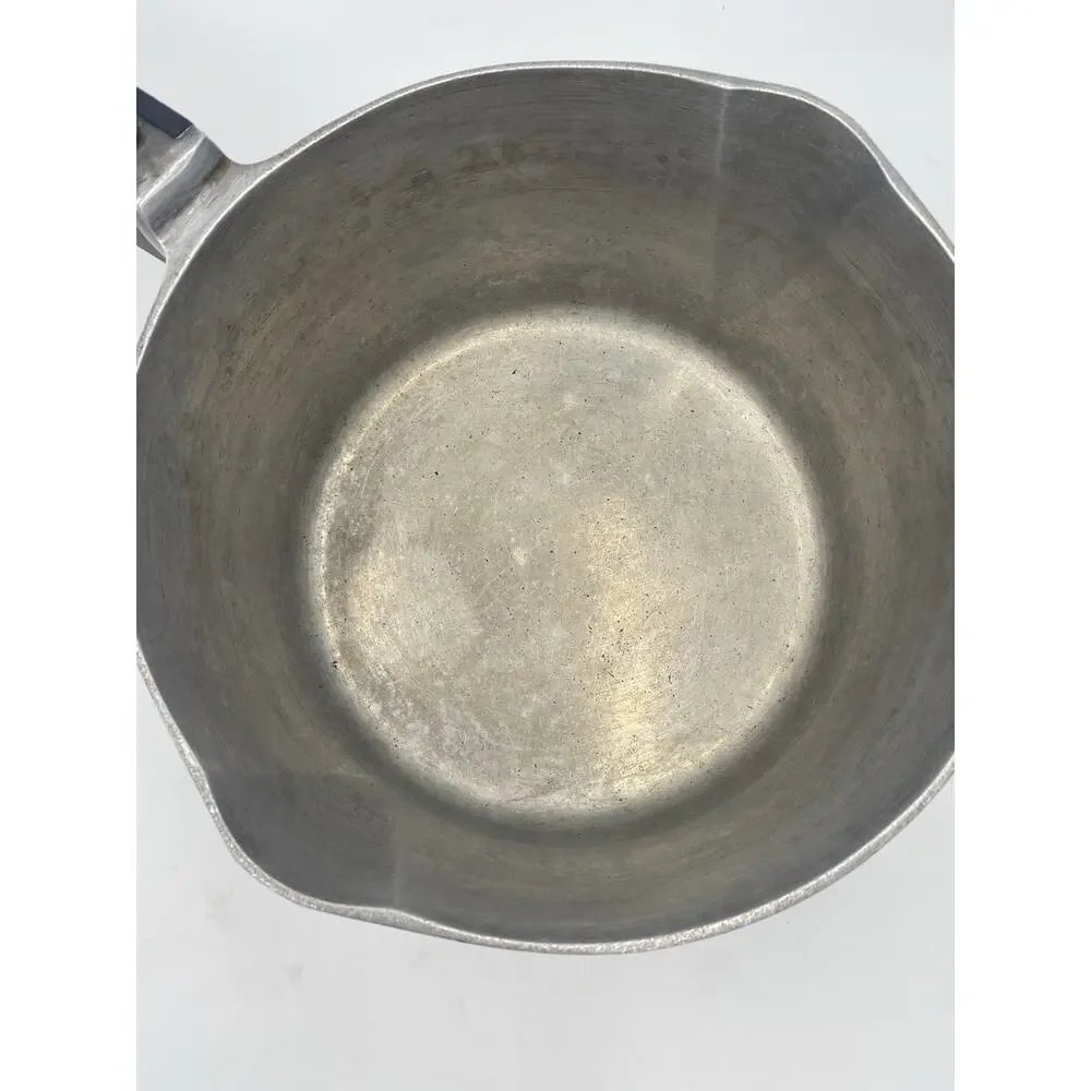Vintage Wagner Ware MAGNALITE Dual Spout 4.5 Qt Sauce Pan Pot No Lid Cajun 4L